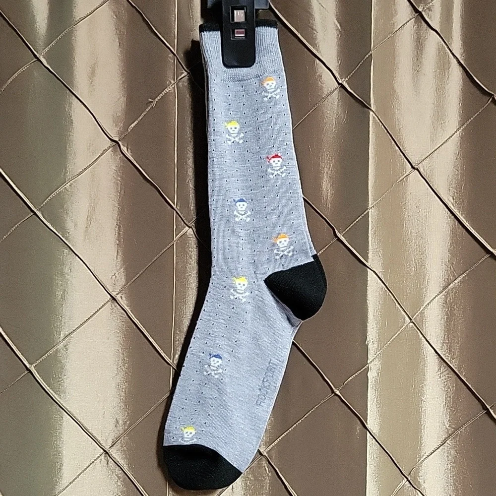 EUC/NWOT- Lot of 4 Pair Men’s Novelty Socks